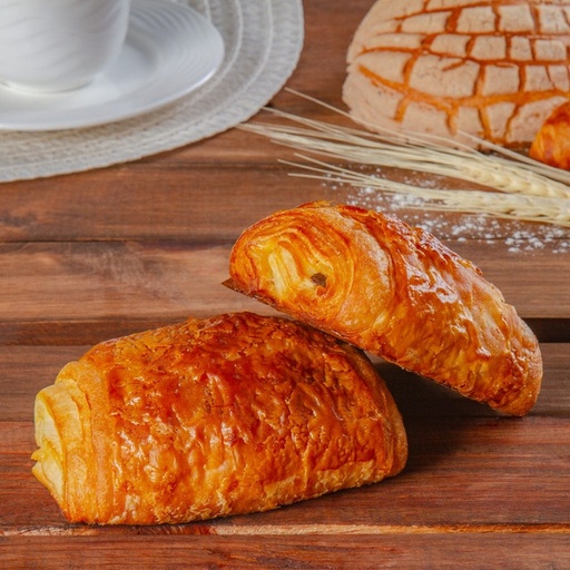 Chocolate-Filled Croissant (ea)